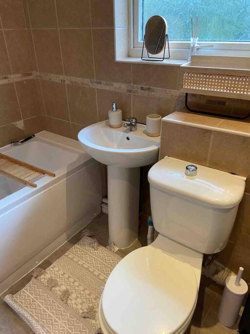 Manchester - Eccles - Business - Contractors - Families - Discounts Available Exterior foto